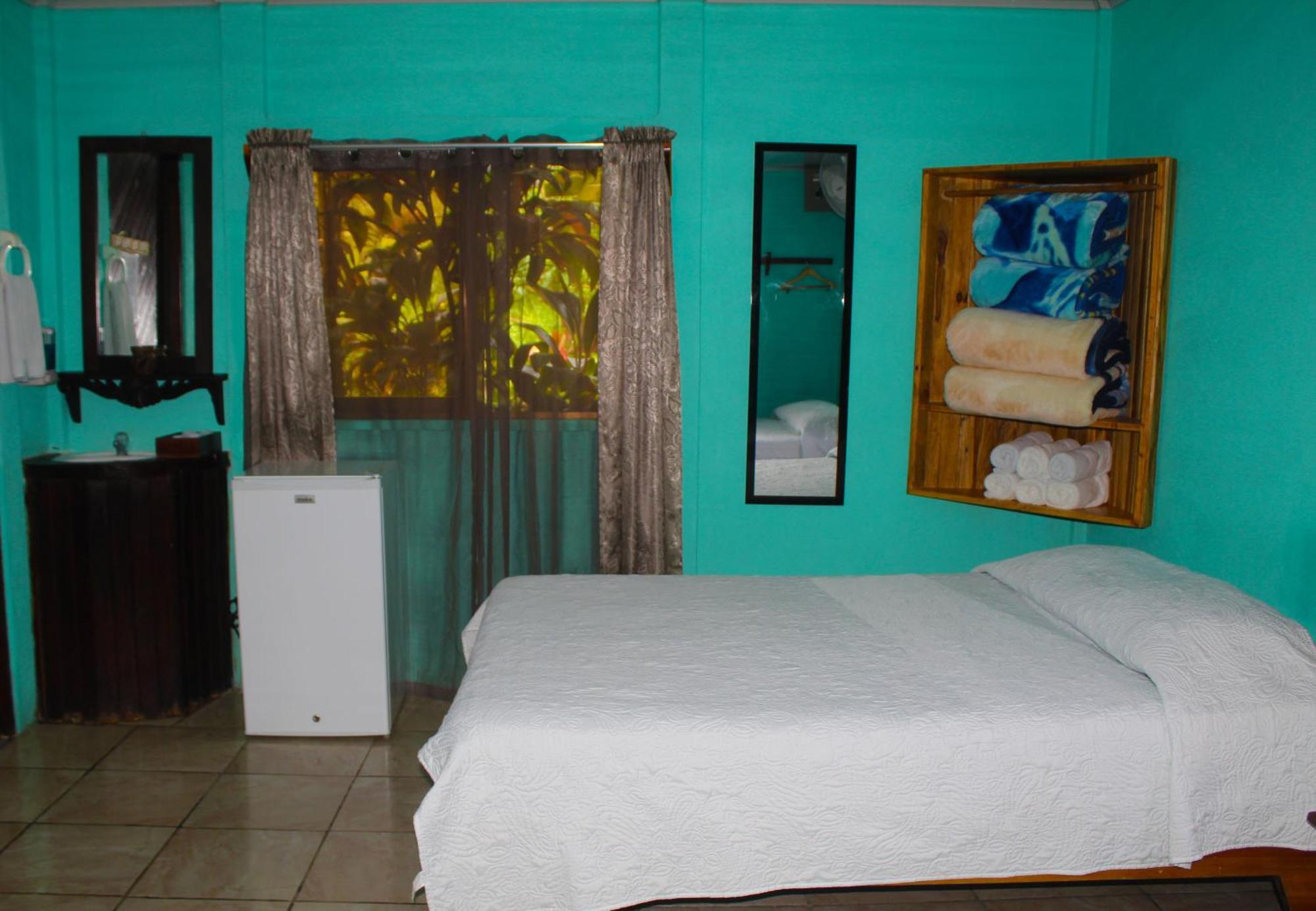 Posada Rio Celeste La Amistad Exterior photo